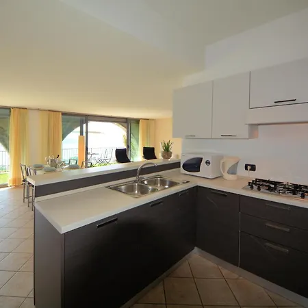 Larianella,tra Pace E Relax! Apartamento *