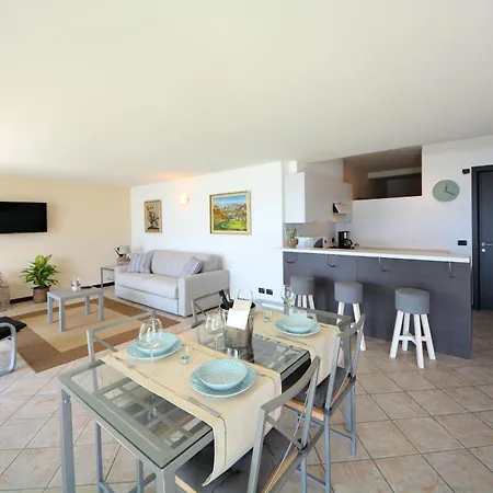 Larianella,tra Pace E Relax! * Vercana