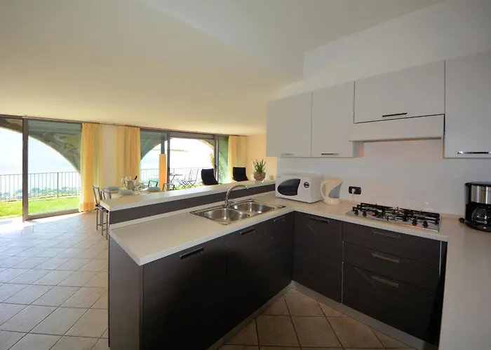 Larianella,tra Pace E Relax! Апартаменты *